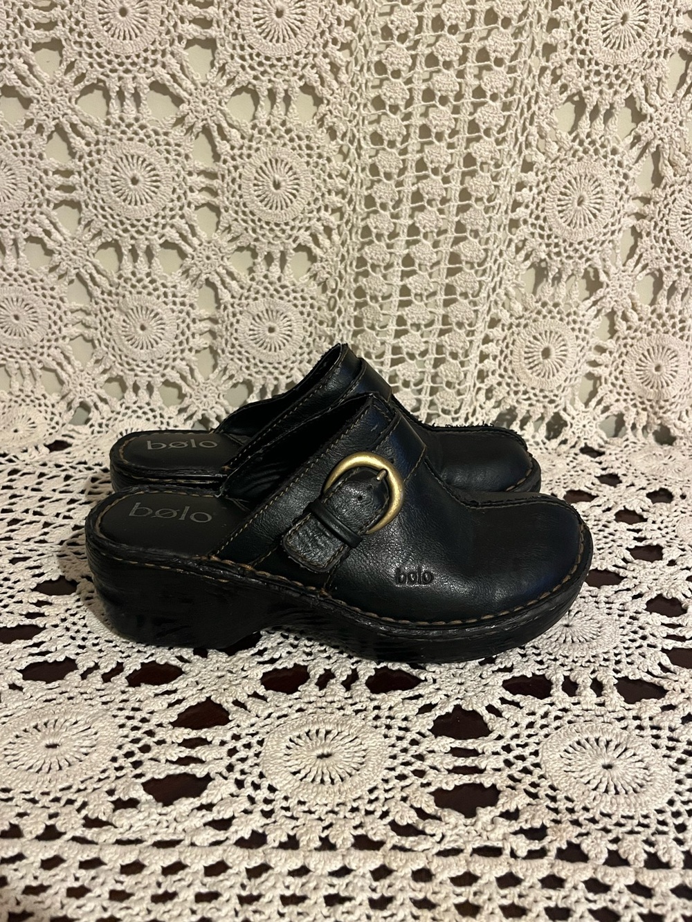 BOLO BY BORN BLACK FAUX LEATHER CLOGS BUCKLE STRAP HEELED MULES SZ. 7 EU38